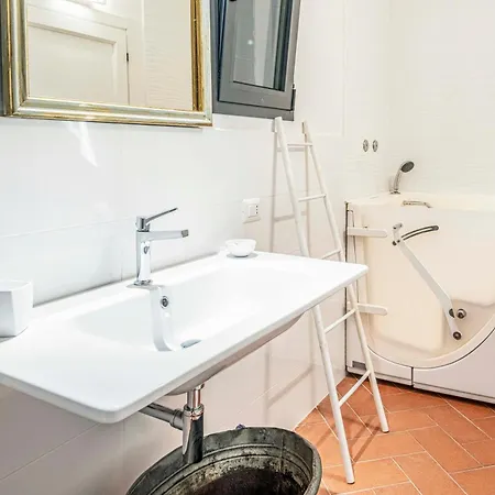 La Casa Nel Bosco D'arte- Greve In Chianti, House With Private Garden Greve in Chianti